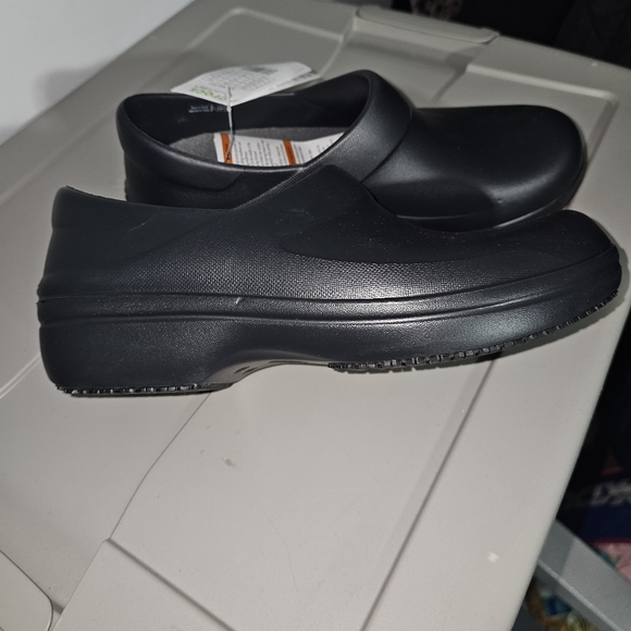 Crocs - Picture 6 of 10